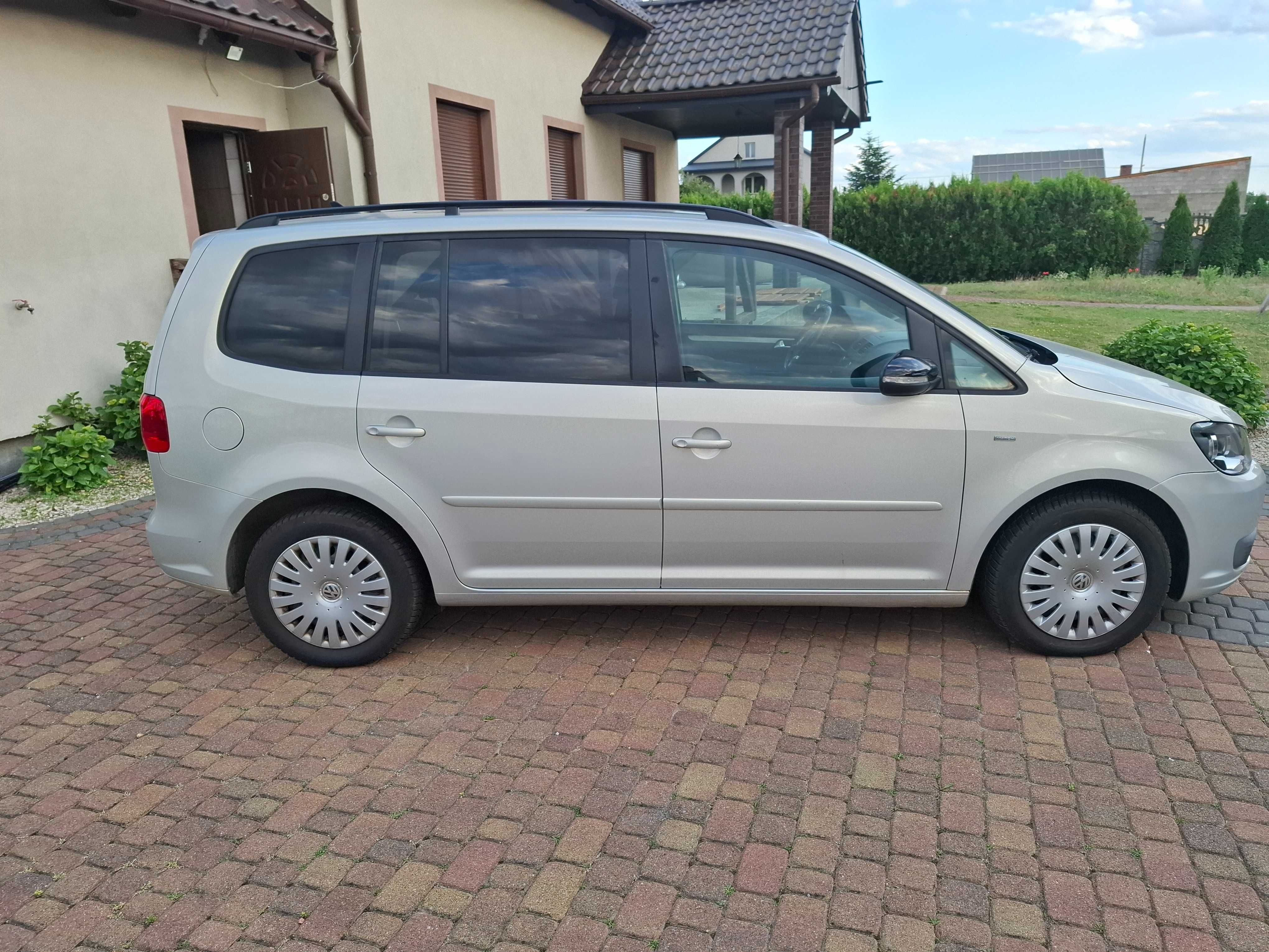 Sprzedam VW TOURAN 2O12 R
