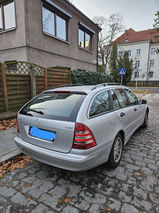 Sprzedam samochód osobowy marki Mercedes-Benz C 220 CDI
