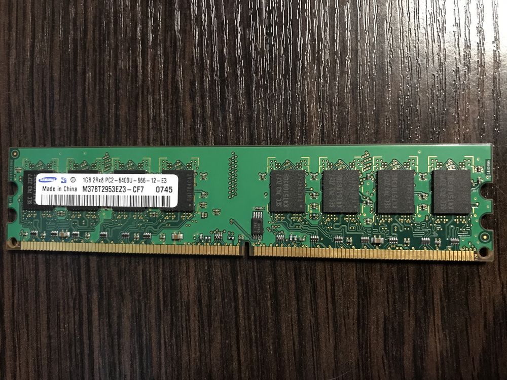 Оперативна памʼять samsung 1GB 2Rx8 PC2 6400U-666-12-E3 та 512MB DDR2