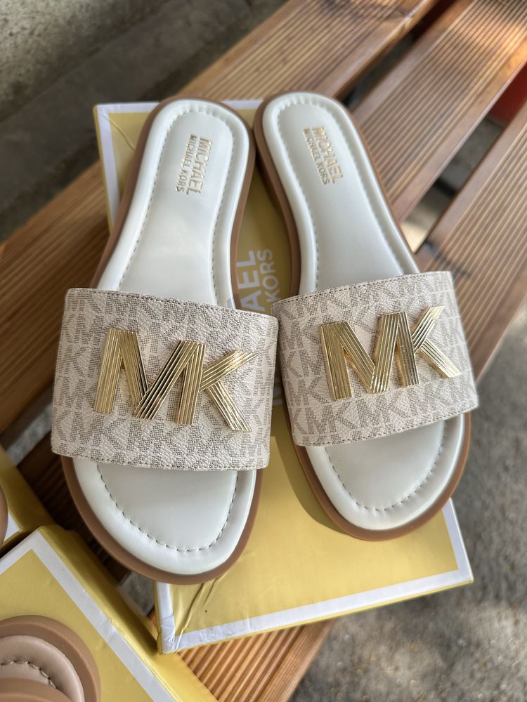 Шльопанці Michael Kors 36,37,39