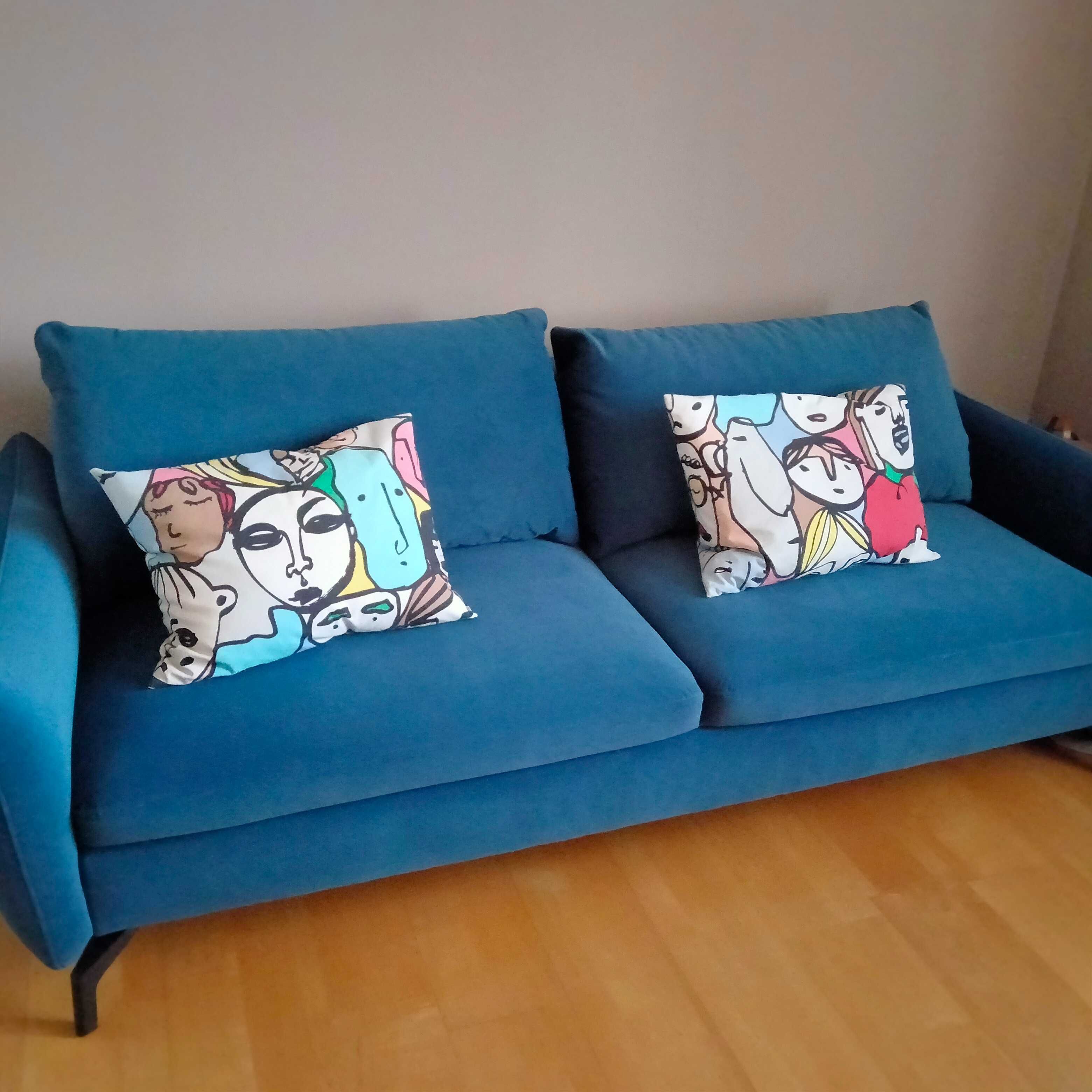Rozkładana sofa -morski kolor weluru. Schowek na pościel. Jak nowa.