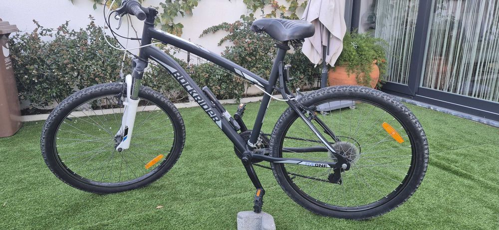 Bicicleta Rockrider 5+1, leve, em aluminium, em bom estado.