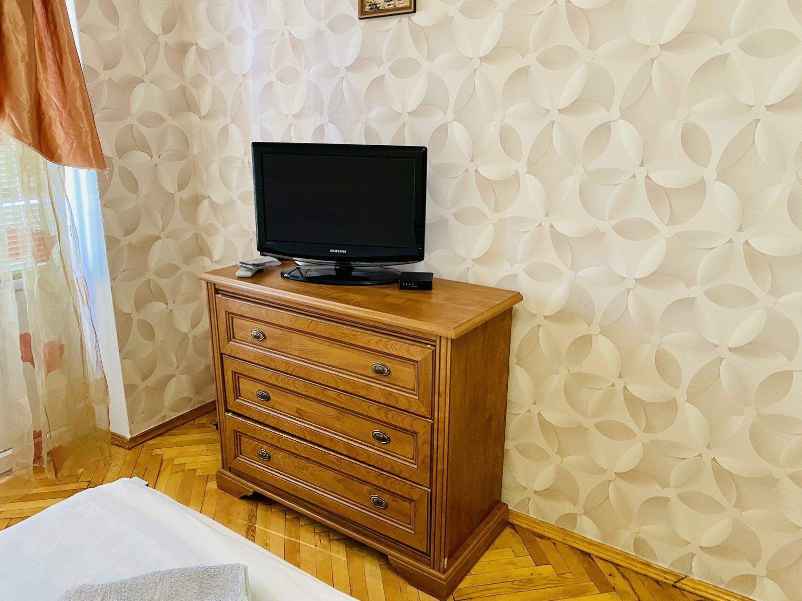 Погодинно, подобово,м.  ДАРНИЦЯ, 5 хв. ходьби, Чернігівська, бойлер