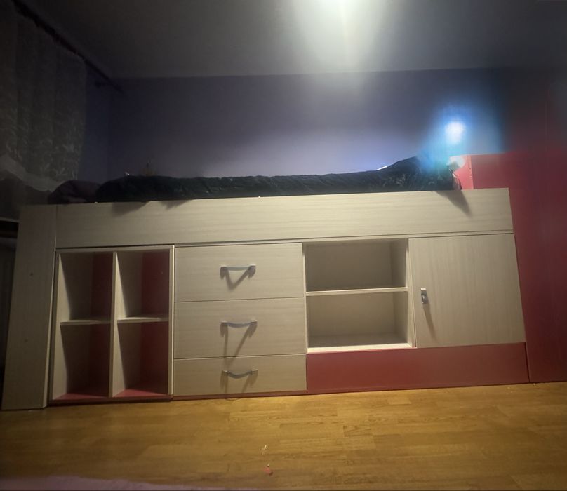 Łóżko młodzieżowe z biurkiem, szafkami i szufladami