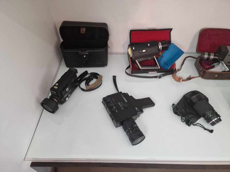 Máquinas antigas de filmar e fotografica