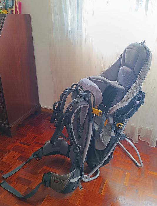 Porta-Bebé Caminhada Deuter Kid Comfort