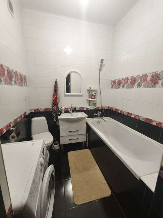 Просторная однокомнатная квартира в новом кирпичном доме.