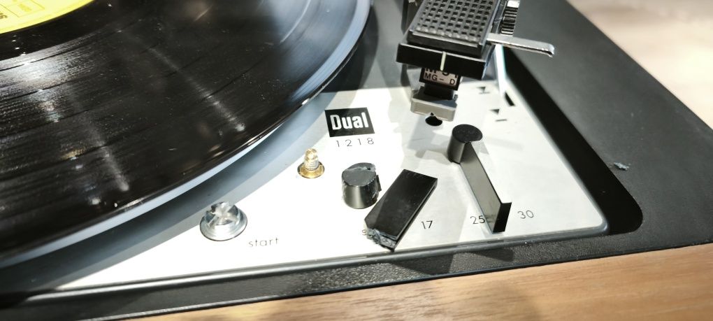 Gramofon dual 1218