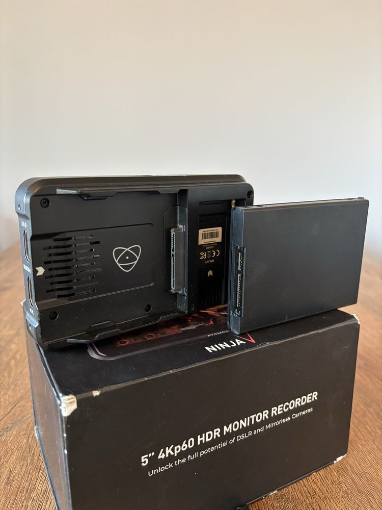 Atomos ninja V + akcesoria