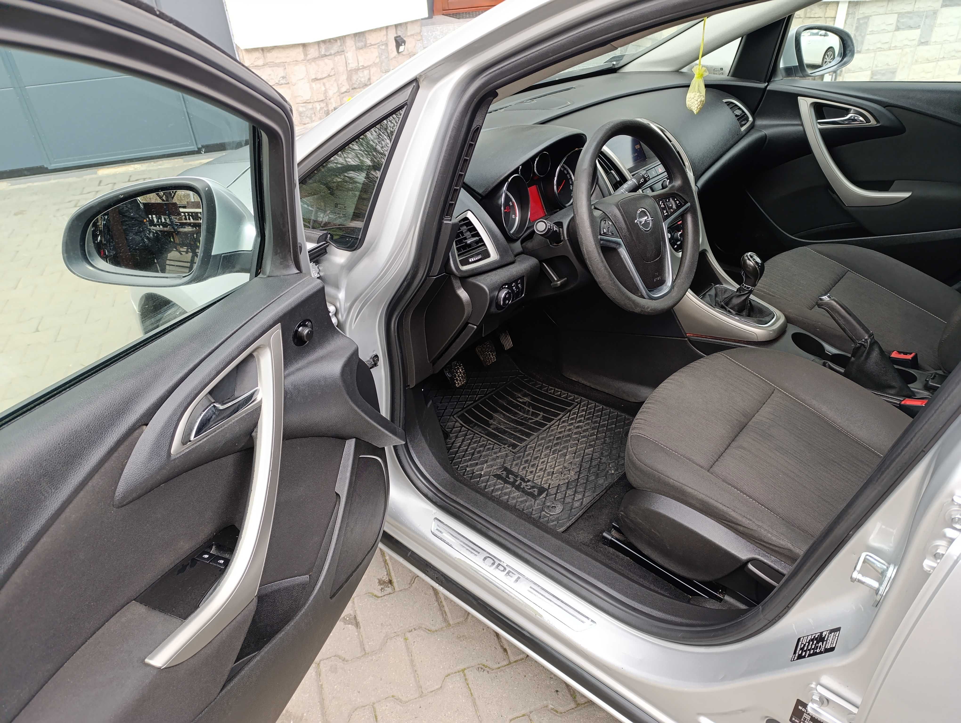 OPEL  ASTRA   Ładny    Oszczędny