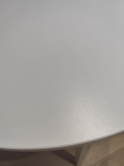 Stół okrągły nierozkładany średnica 80 cm.