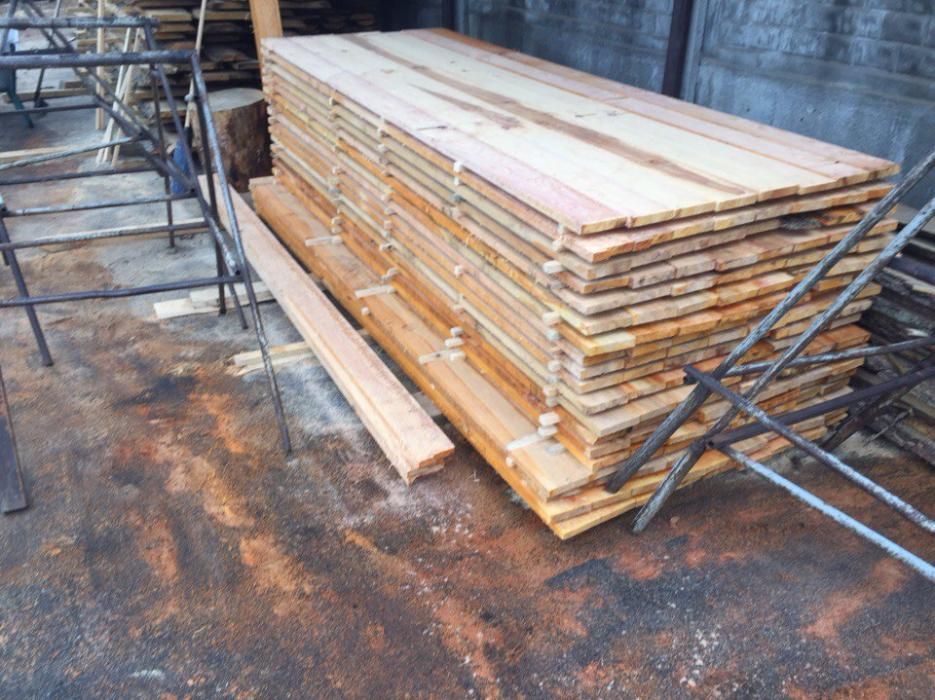 Дошка вільха (необрізна, суха, столярна, 32 мм та 52 мм)