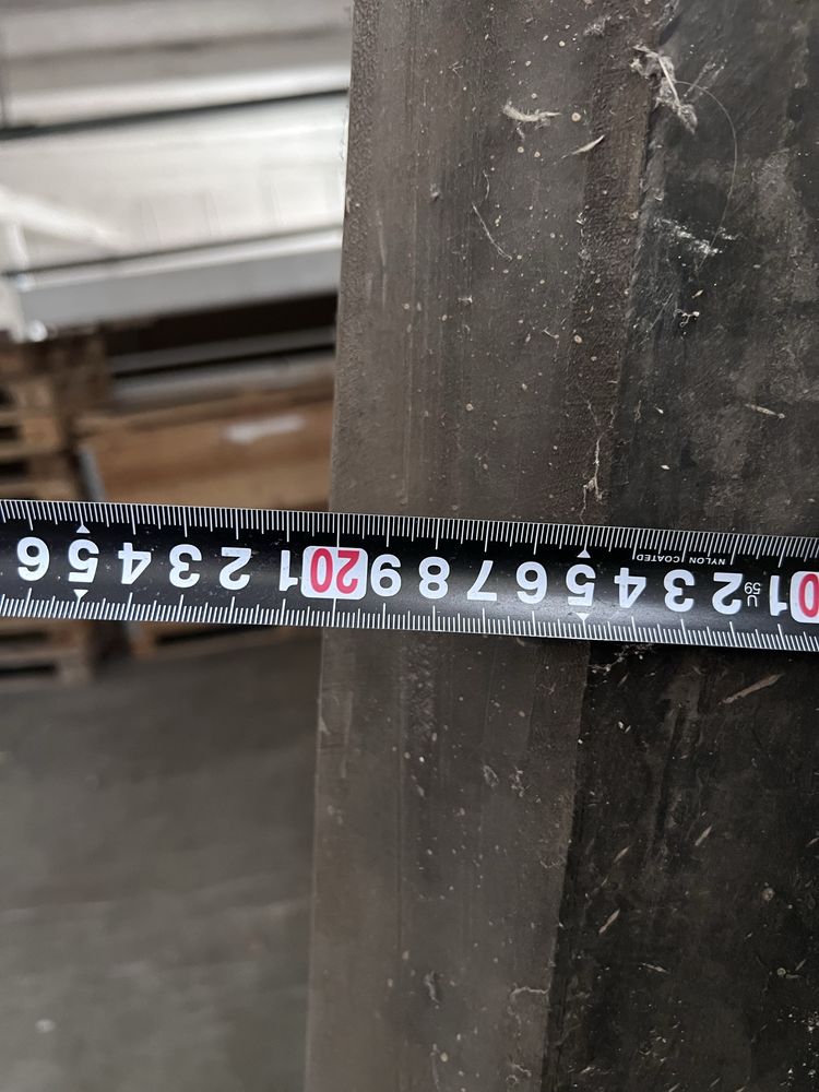 Odbojnik separator twarda guma rampa parking