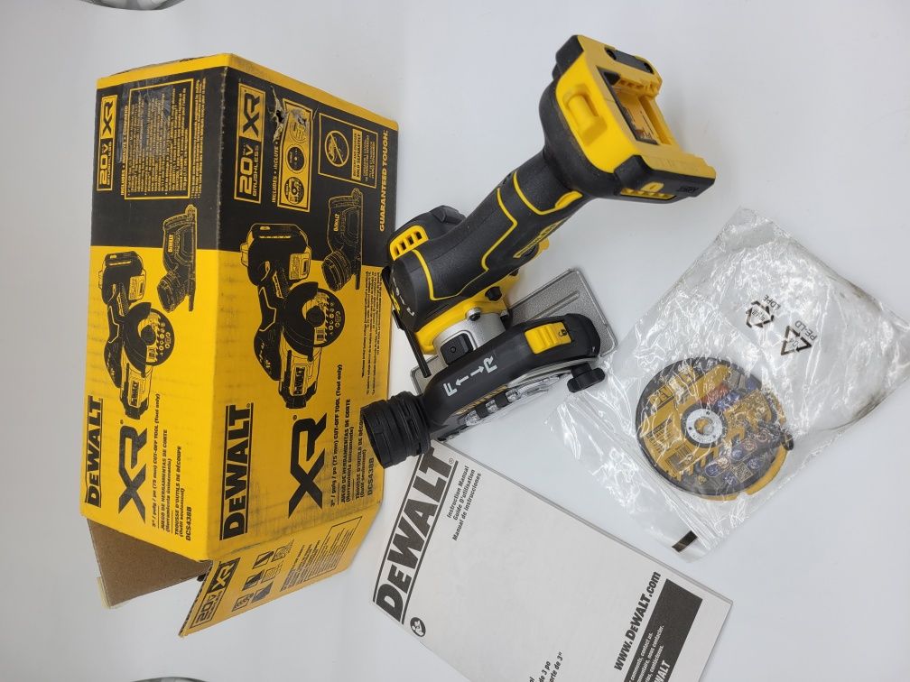 Аккумуляторный бесщеточный угловой резак 75мм DEWALT DCS438B 20V