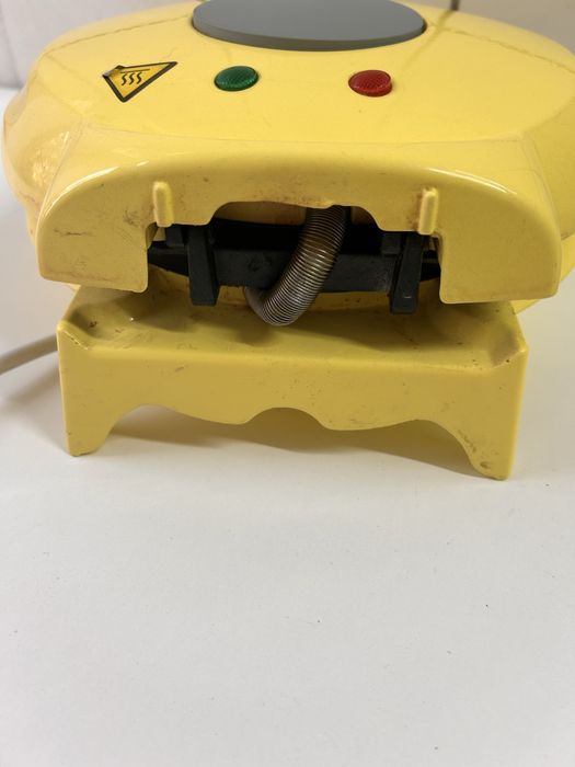 Вафельниця Magio MG 390 кругла