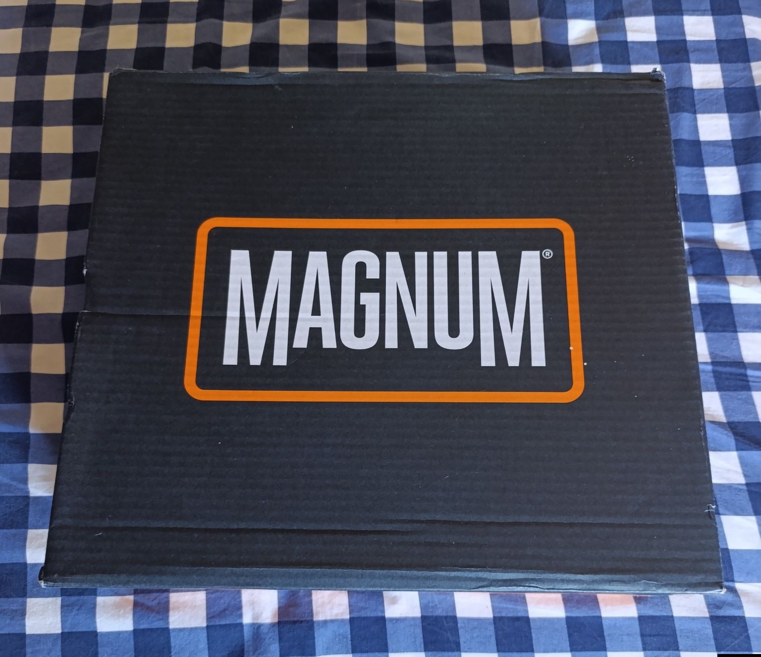 Botas Magnum Strike Force, número 44, com sola Michelin