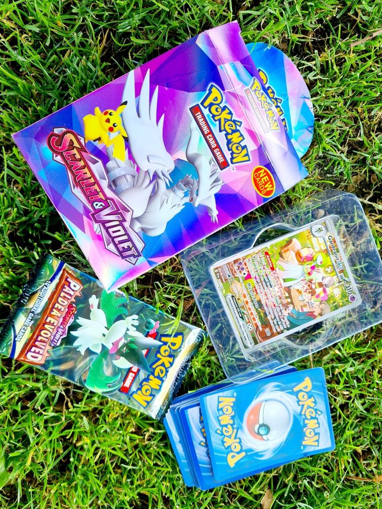 Komplet kart Pokemon nowe dla kolekcjonera karty
