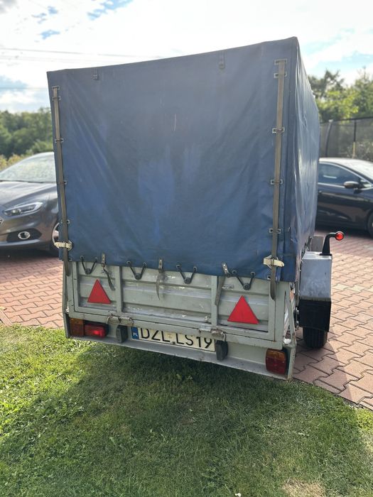 Przyczpka samochodowa z plandeka Nieviadow