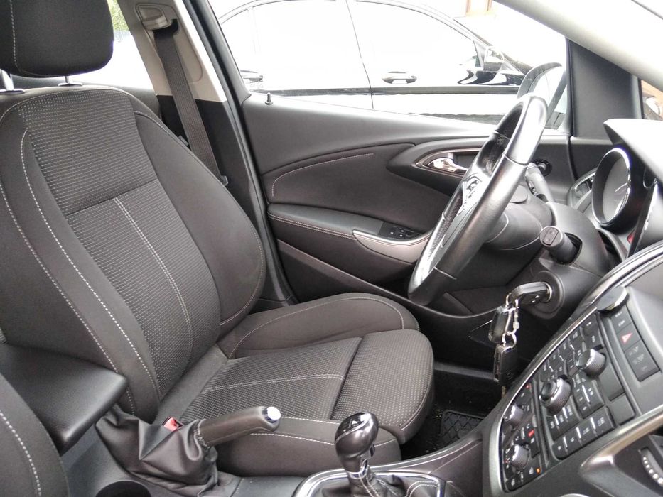 OPEL ASTRA J COSMO-dynamiczna i ekonomiczna-xenon- navi-prywatnie