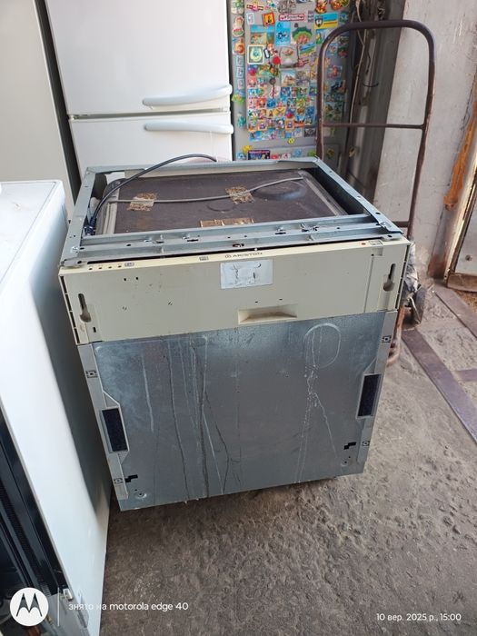 продам посудомийну машину Арістон