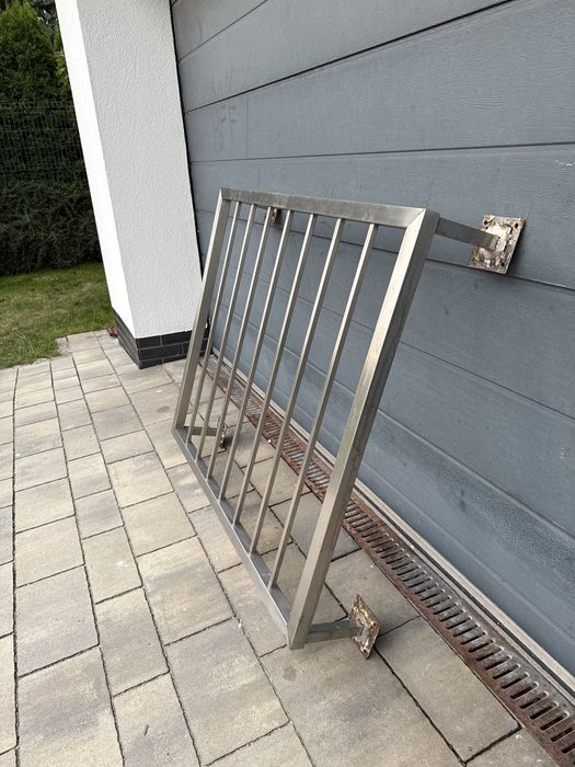 Barierka balkonowa ze stali nierdzewnej