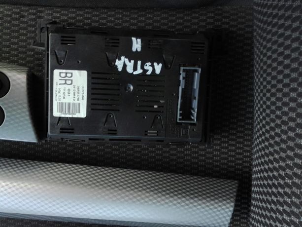 Opel astra H III monitor wyswietlacz radia 2010r sprawny pewny