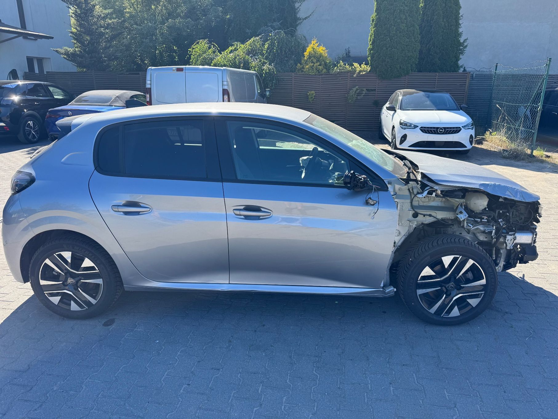 Peugeot 208 1.2t Virtual Alu Klimatronic
