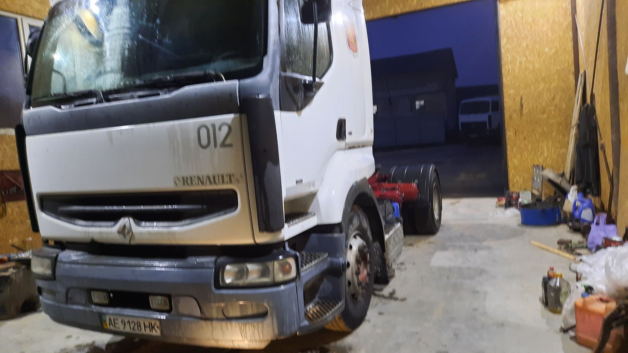 В розборі РЕНО ПРЕМІУМ 385