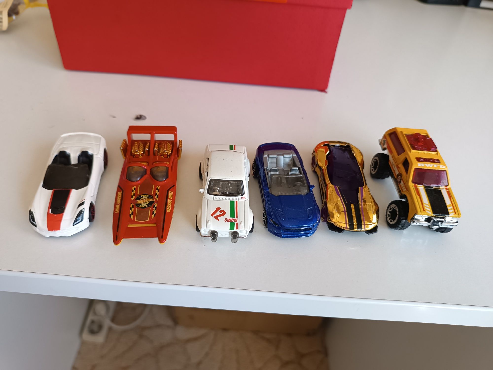 Коллекционные машинки hot wheels старые