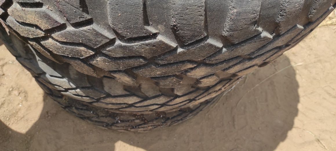 Pneus TT Jipe 235/85R16