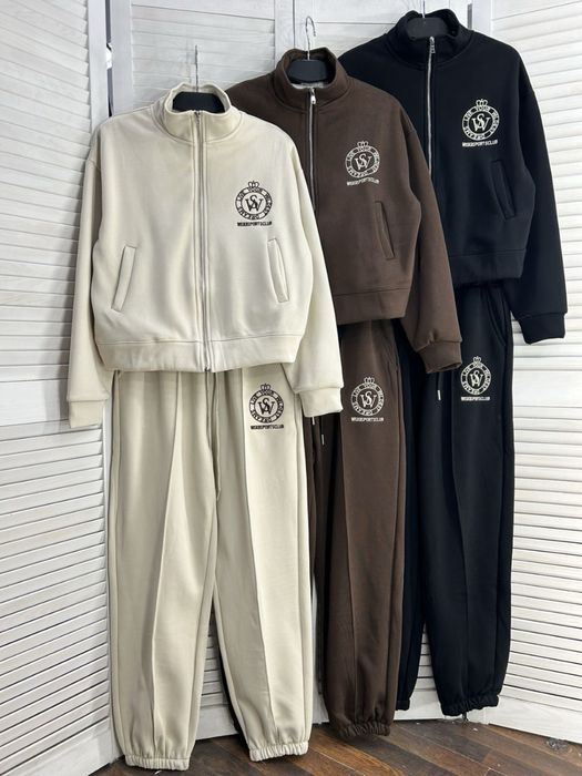 Жіночий костюм з утепленням