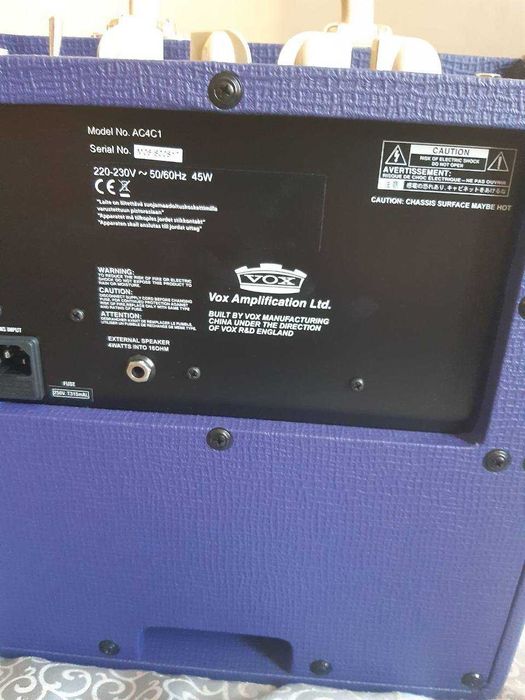 VOX AC4C1‑BL — ламповый комбоусилитель в идеале, полный комплект