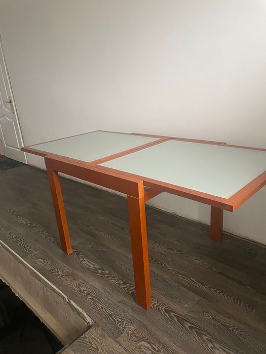 Розкладний кухонний стіл