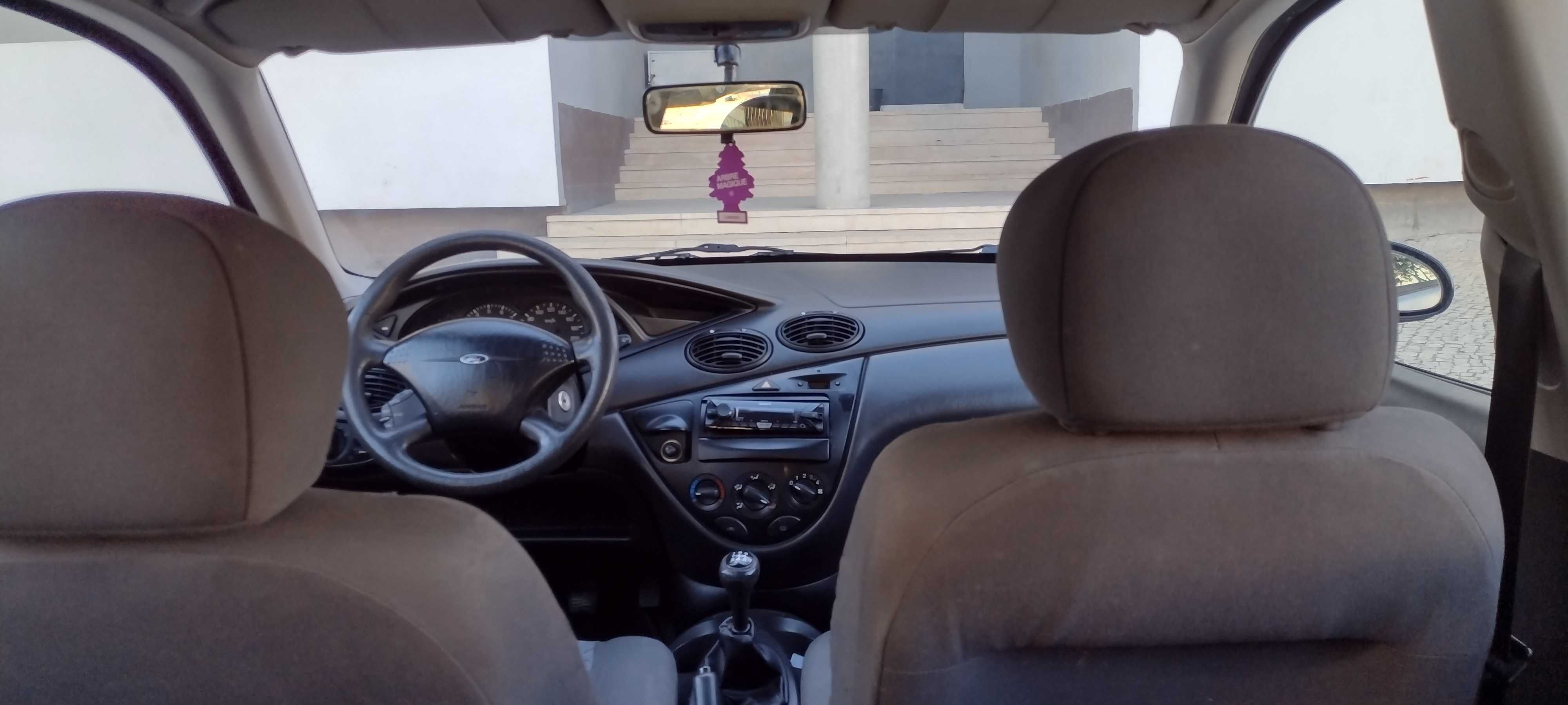 Ford Focus 1.4 gasolina