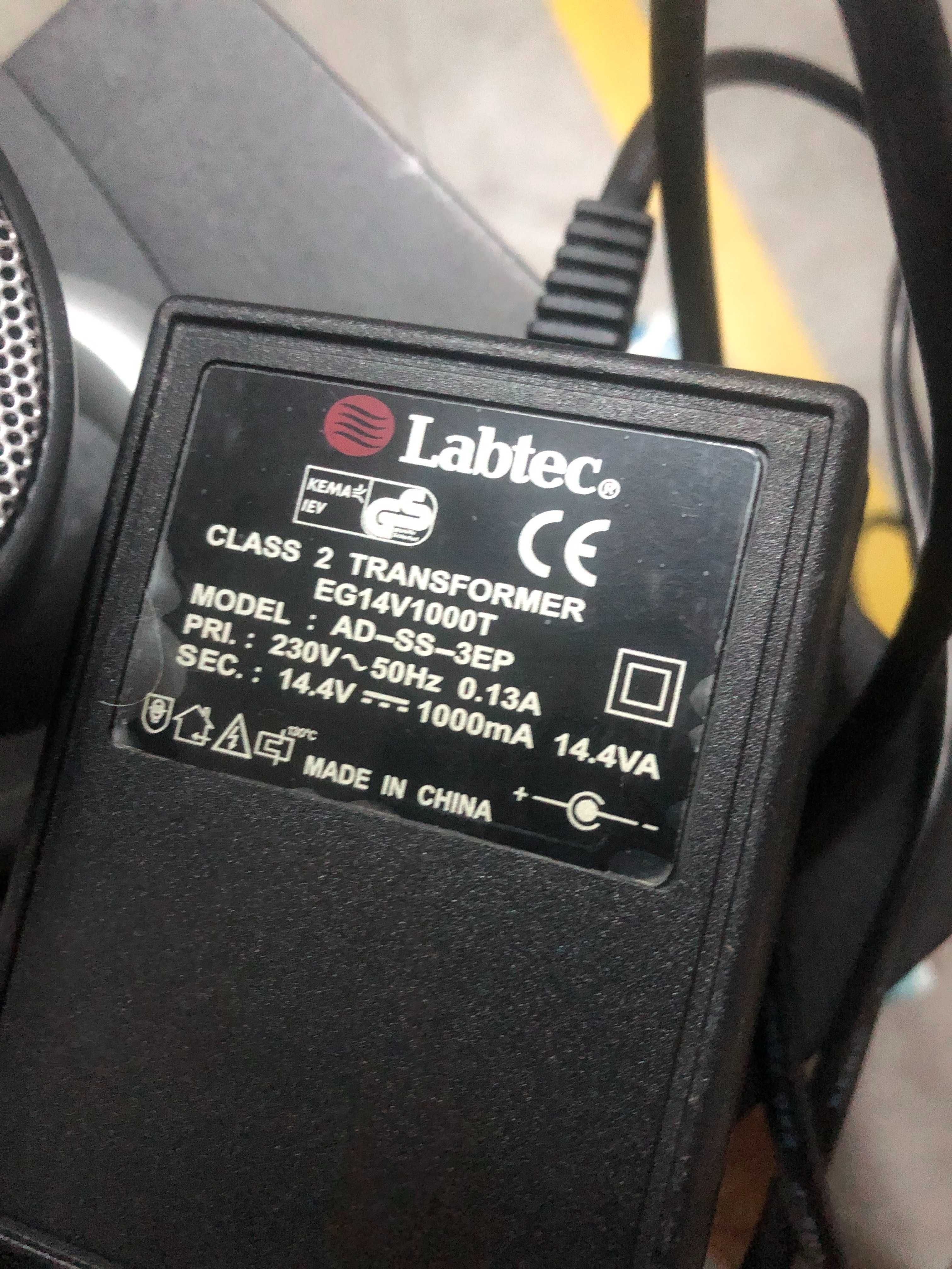 Colunas de som LABTEC