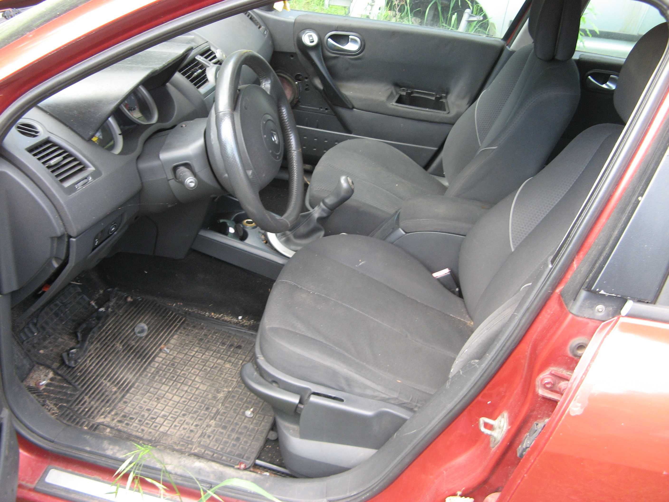Renault Megane 1598cm benzyna na czesci lpg 2004r