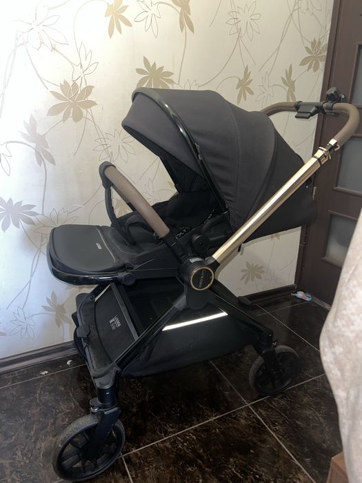 Прогулянкова коляска Luxmom B1 з подвійним реверсом