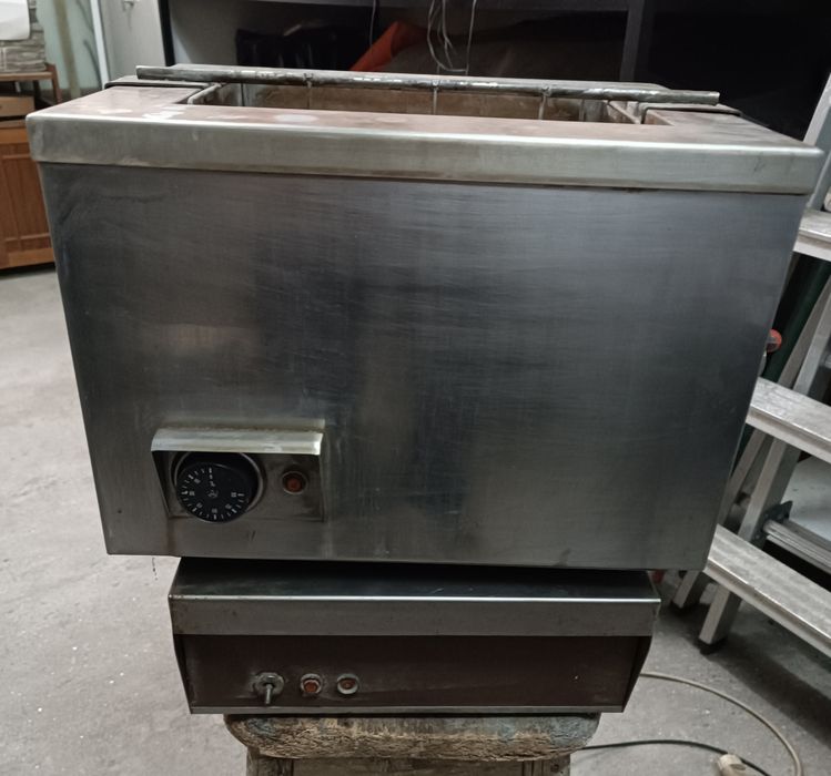 Máquina ultra-sons industrial.