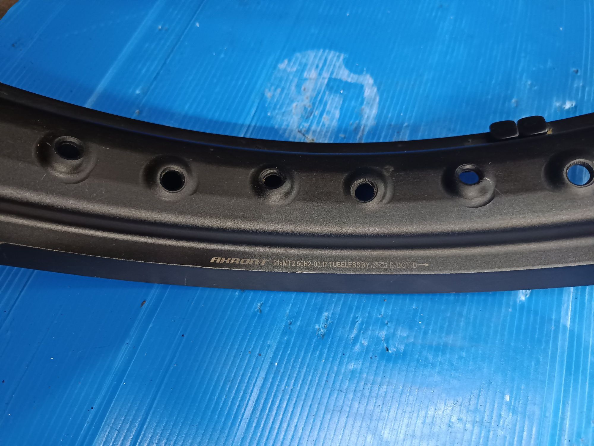 Aro Akront frente 21 KTM
