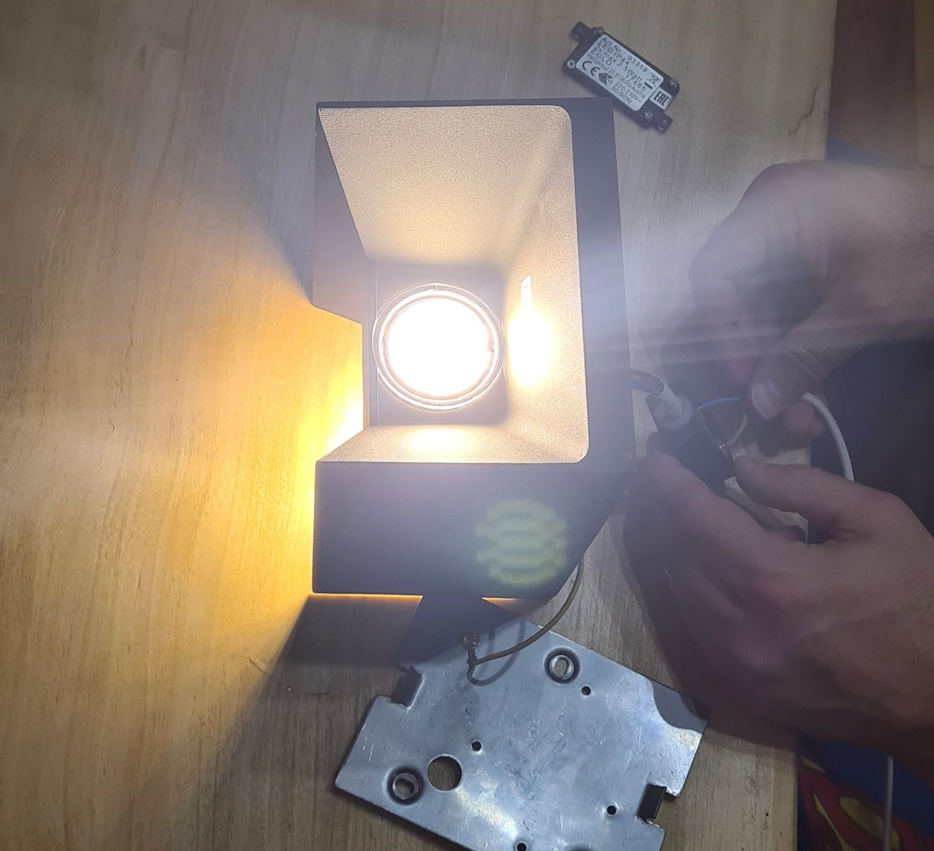 Kinkiet zewnętrzny mocny lampa natynkowa ścienna LED