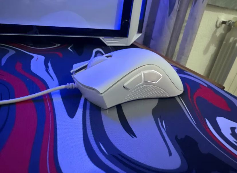 Razer-DeathAdder Essencial Branco