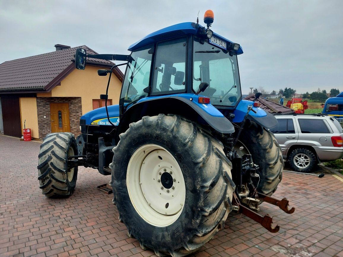 New holland TM 140  rok 2002