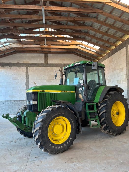 John Deere 7810