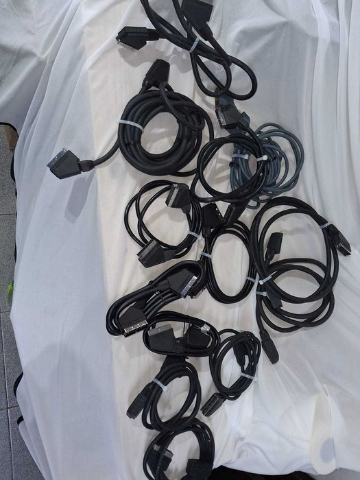 Vários Cabos Som Imagem