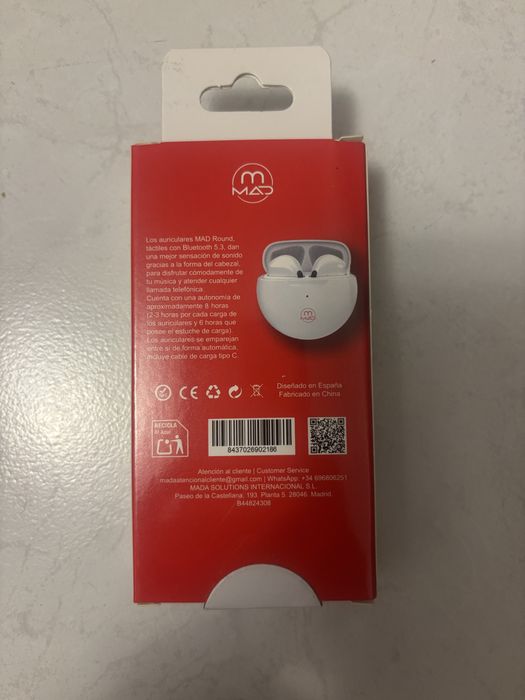 Auriculares MAD em caixa selada