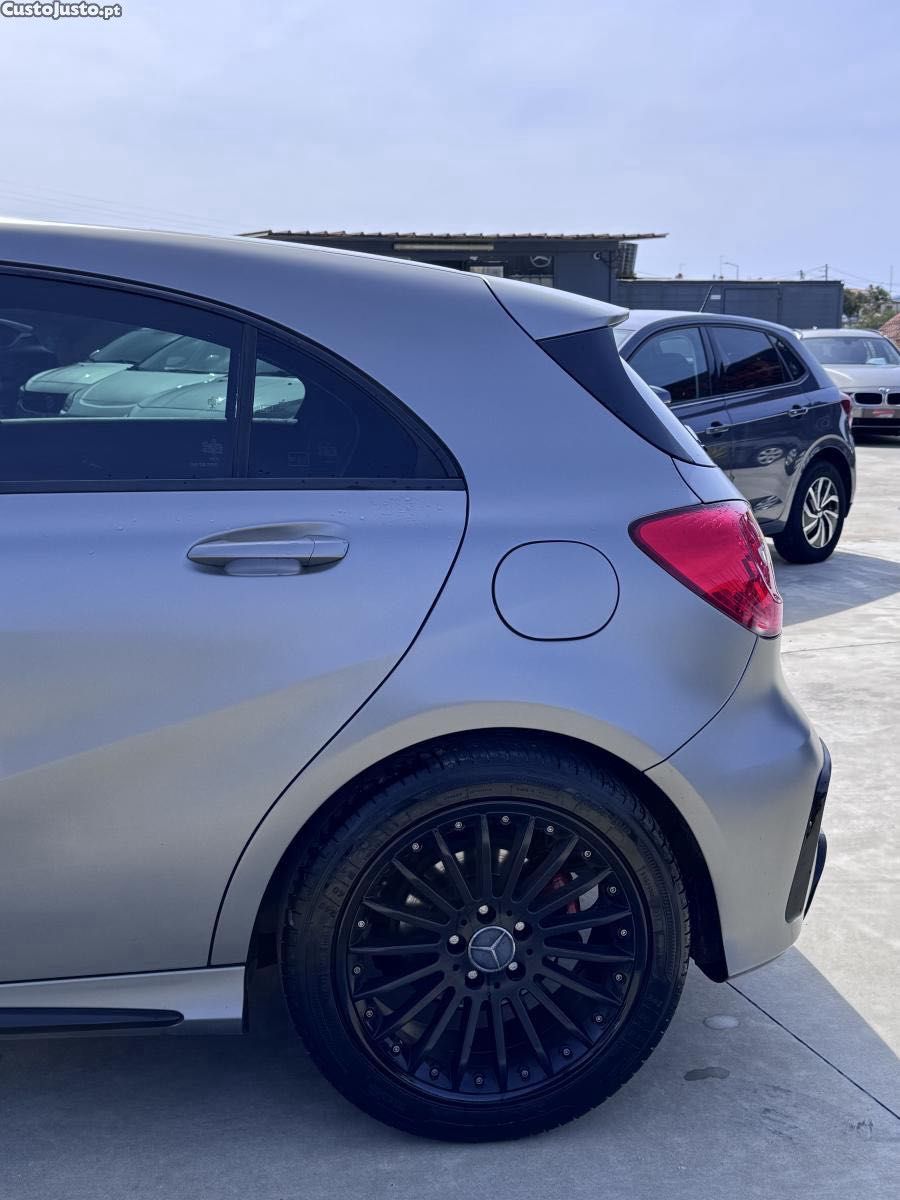 Mercedes-Benz Classe A 180 (Kit AMG)