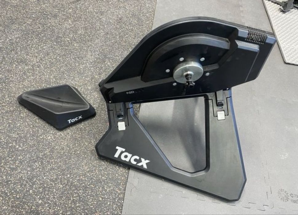 Rolos Smart Trainer Tacx NEO