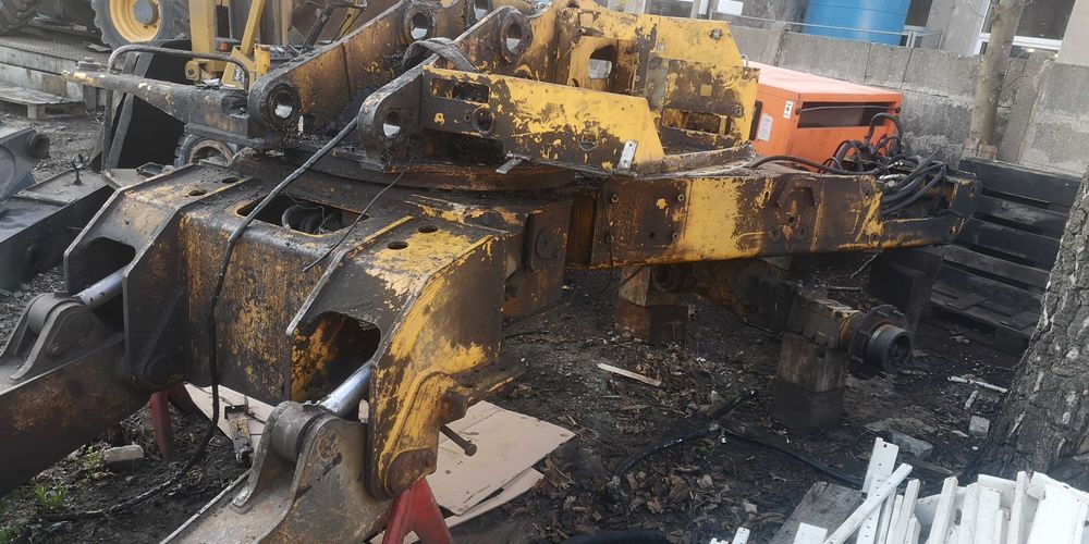 Wysiegnik siłownik łyżka mecalac