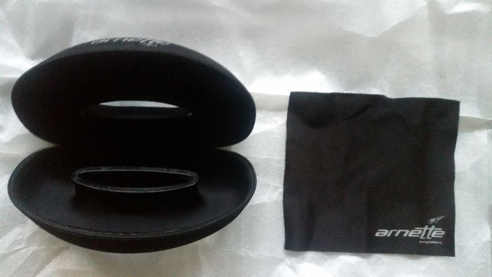 Bolsa de óculos Arnette
