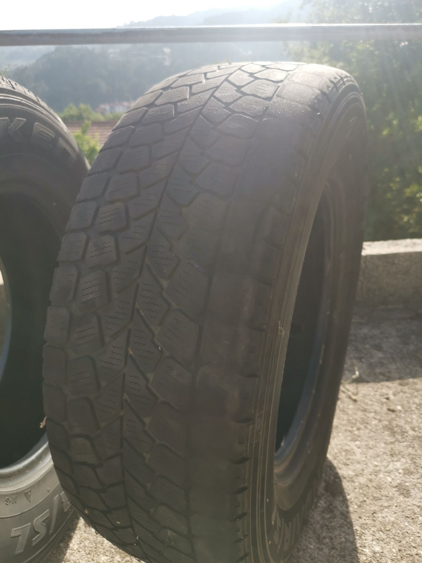 Pneus Falken 245/79/16